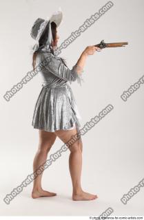 LUCI_AVIOL LADY WITH GUN